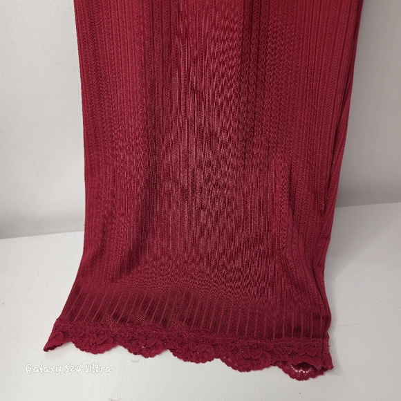 Elegant Burgundy Lace Trimmed Women's Top And Bottoms Pajamma Set✨️ - Picture 5 of 10